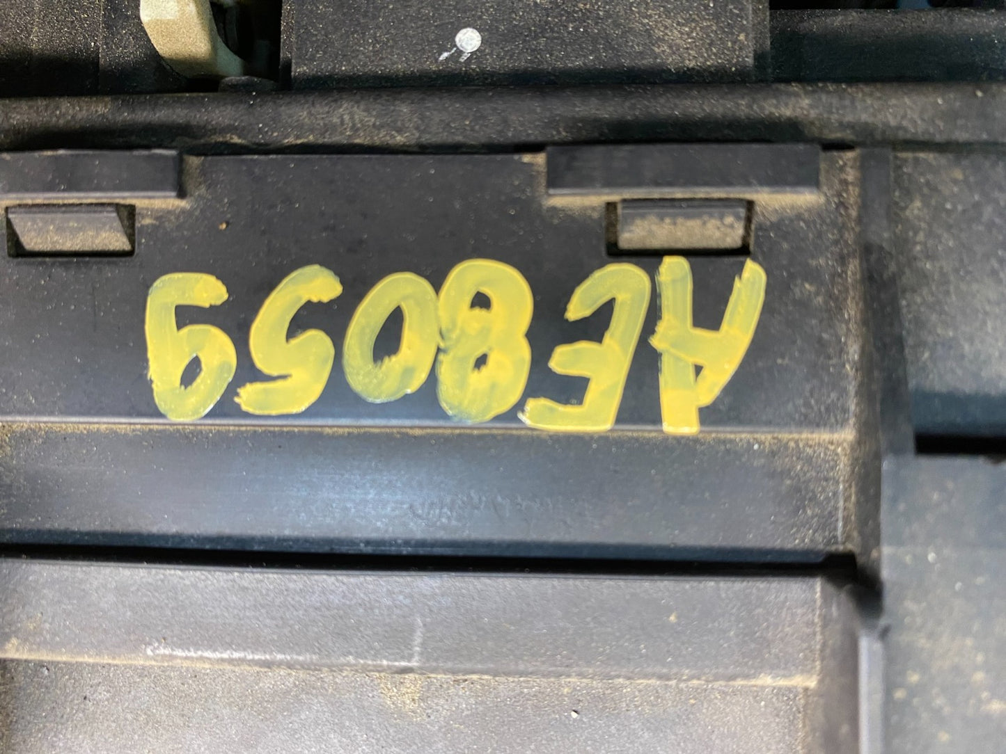 2009 2010 Liberty Nitro TIPM Power Integrated Fuse Box Module AE8059 DW4