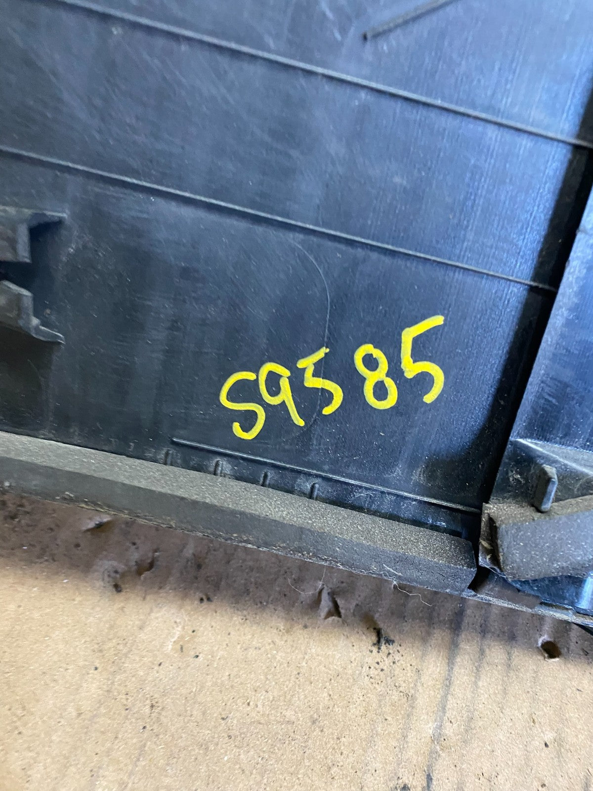 2011-2018 Dodge Grand Caravan Rear Tail Gate Trim Molding Panel OEM S9585 DG16