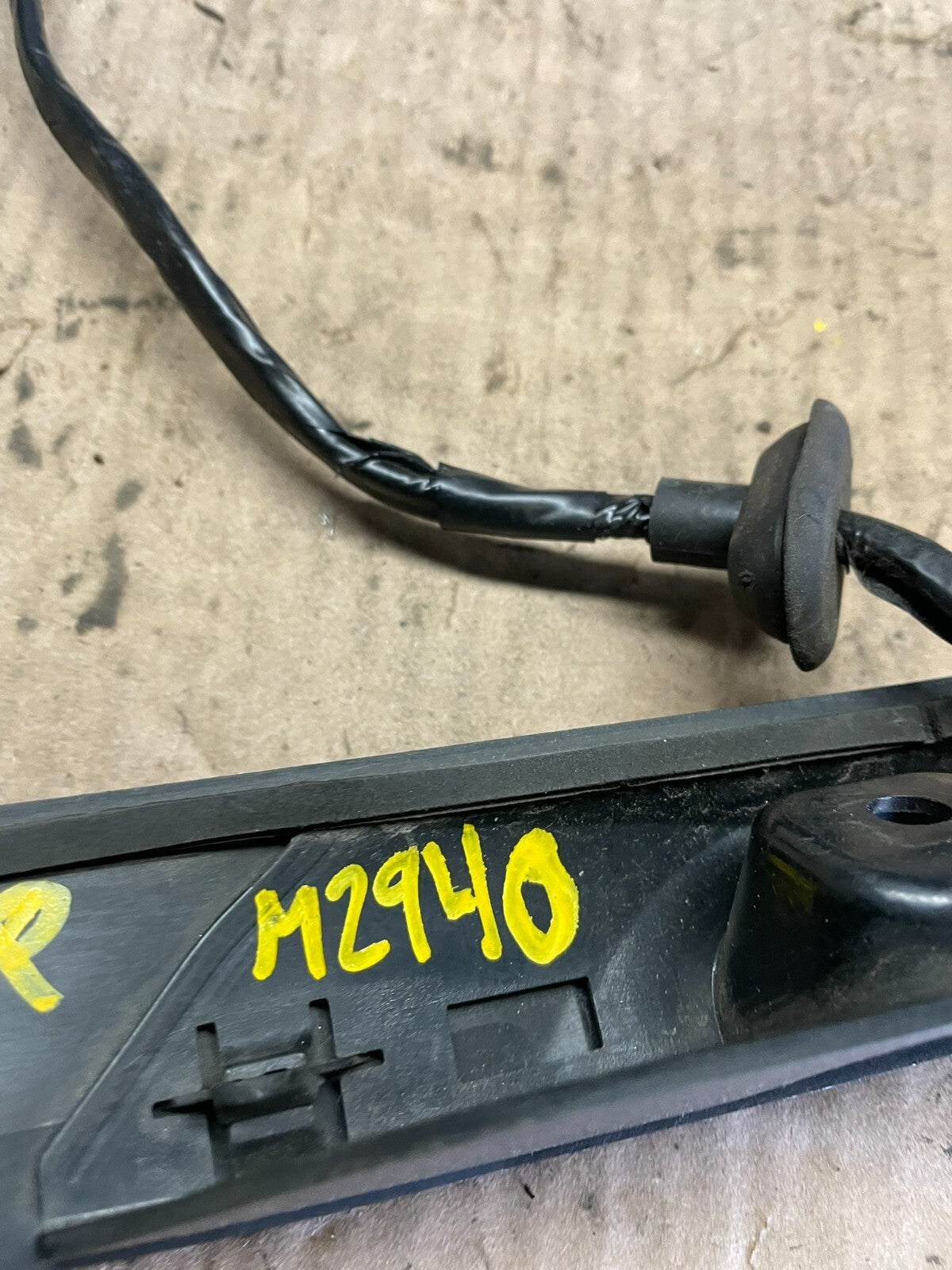 2016 - 2019 Ford Explorer Interceptor Rear Tailgate Molding With Camera M2940 DG11