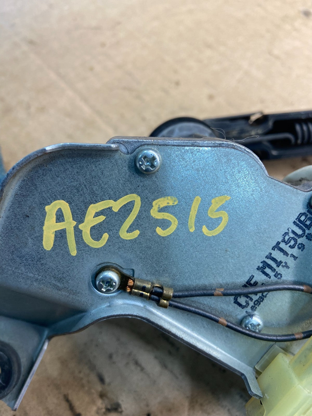 2005 to 2009 Subaru Legacy Outback Rear Windshield Wiper Motor AE25156