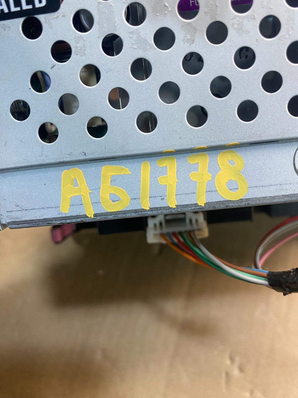 2004 to 2005 Toyota Prius Radio Stereo Receiver Screen Display AG1778 DG6