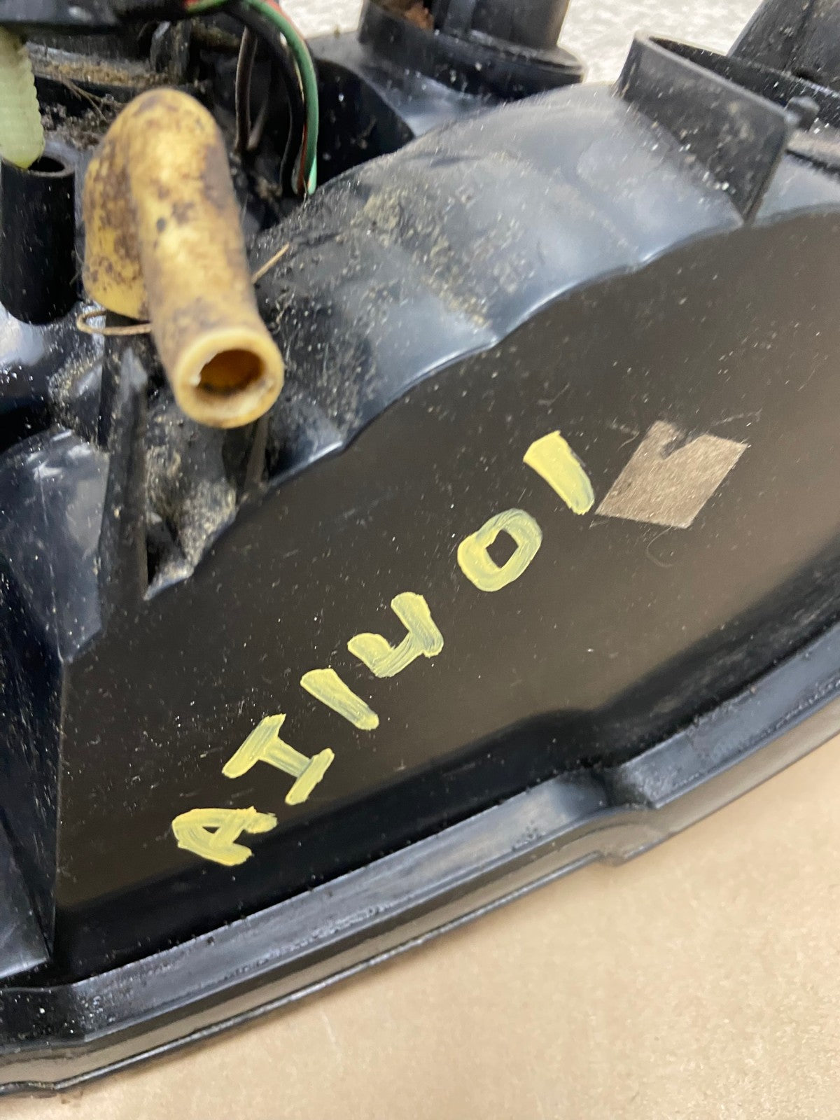 1999 - 2004 Ford Mustang Left Driver Lh Side Tail Light AI1401 LK7