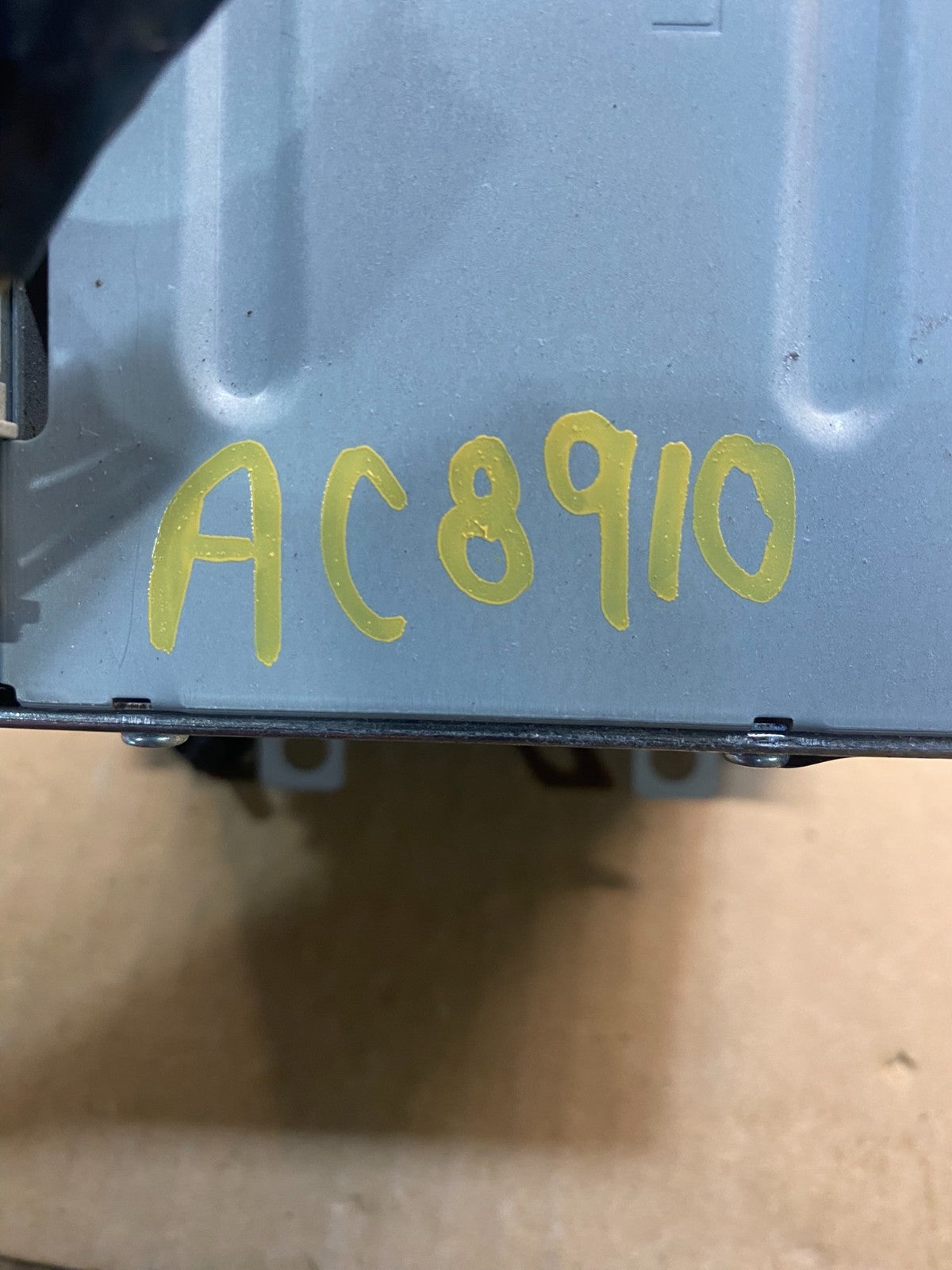 2008-2013 Ford E150 E250 E350 AM FM Radio Stereo Receiver AC8910 DG7