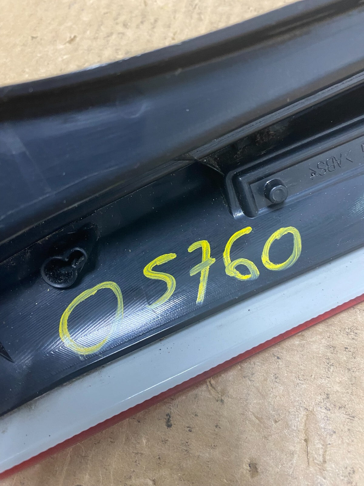 2003 to 2006 Volvo XC90 Right Passenger Side Upper Tail Light OEM O5760 DW9