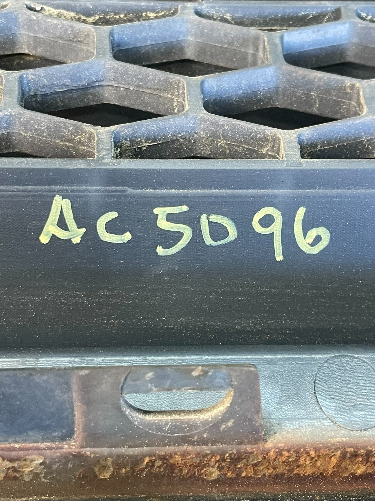 2003 2004 2005 Honda Pilot Front Upper Grill Grille ac5096 DG5