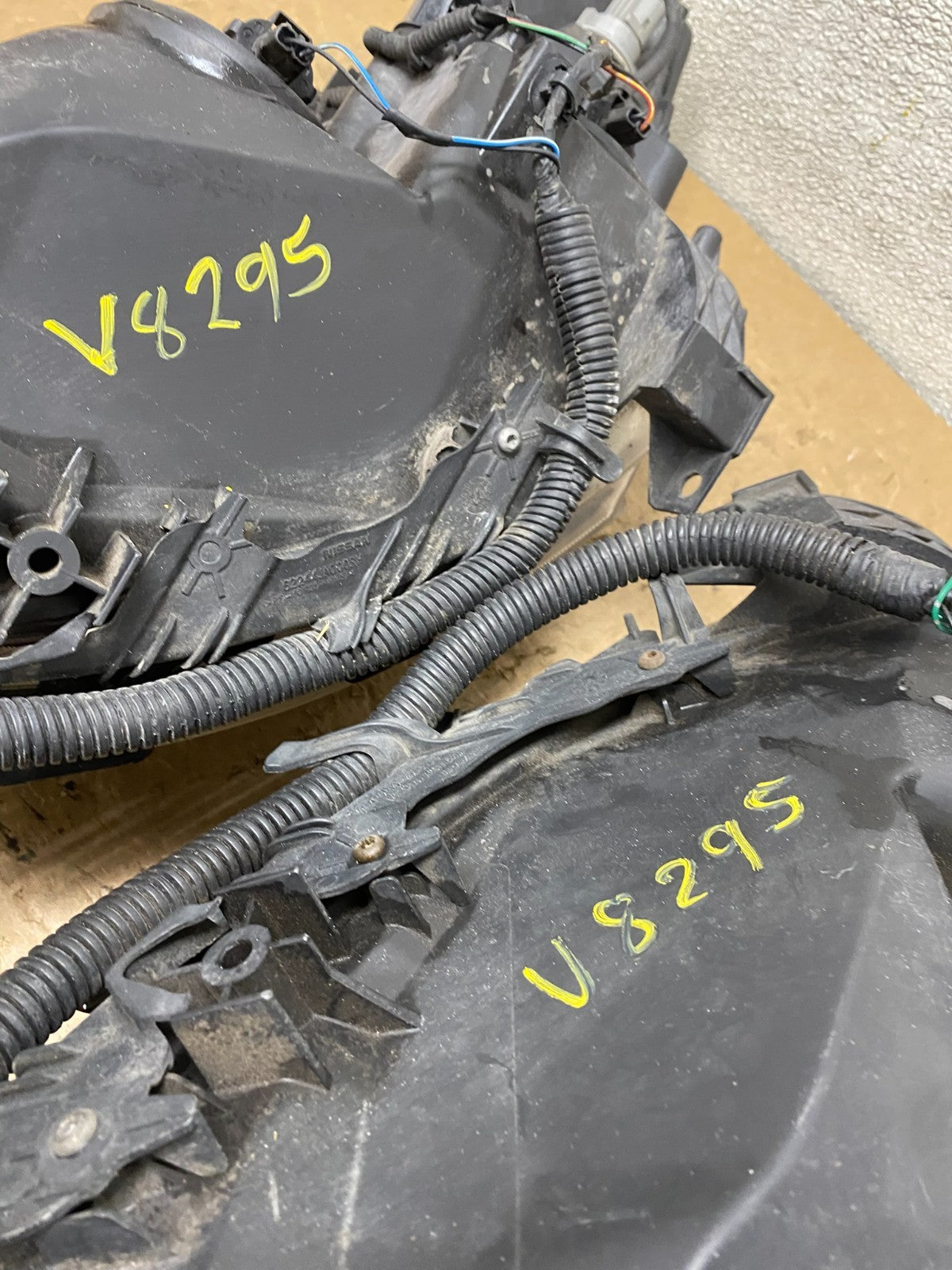 Sedan 2007 2008 2009 Nissan Altima Left+Right Set Headlights V8295 DW16