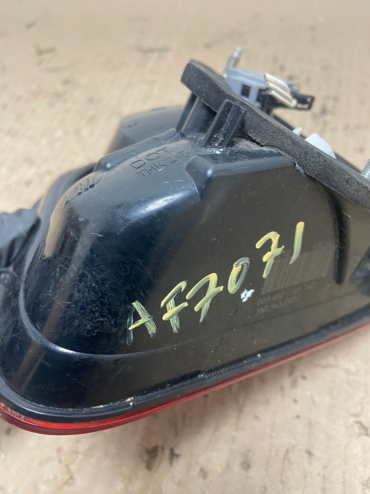 2009-2011 Volkswagen Tiguan Left Driver Side Inner Tail Light AF7071 LK6