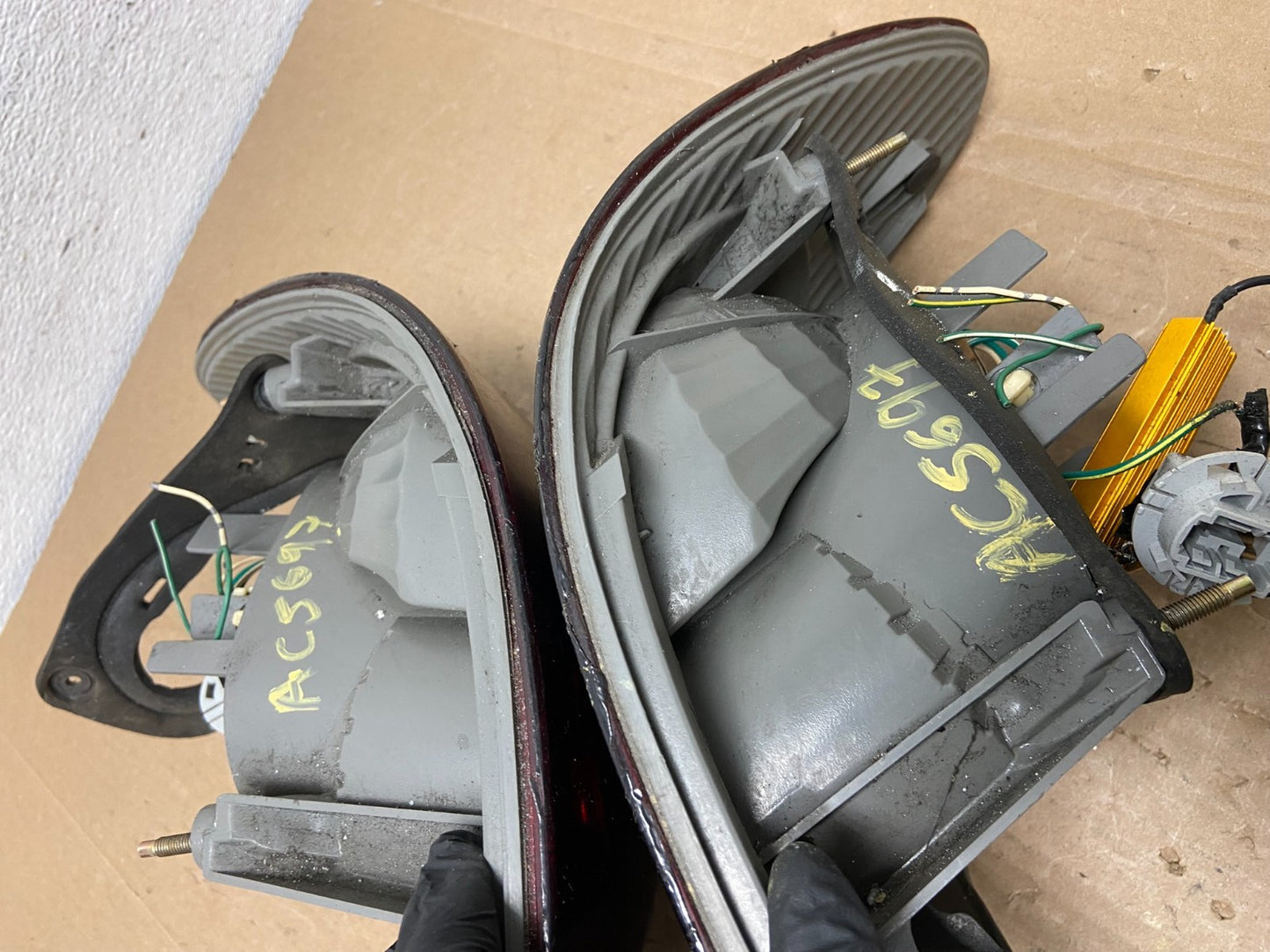 2003 to 2005 Toyota Corolla Left+Right Side Tail Lights AC5697 DW10