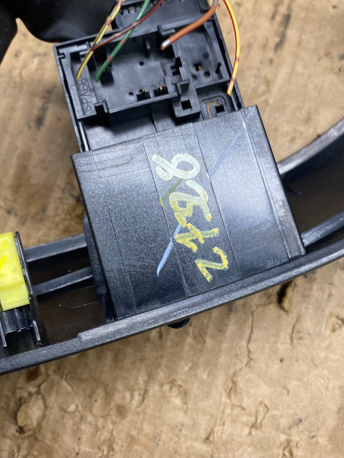 2004 to 2010 Toyota Sienna Right Side Radio Switches Bezel Trim Z7328 DG5