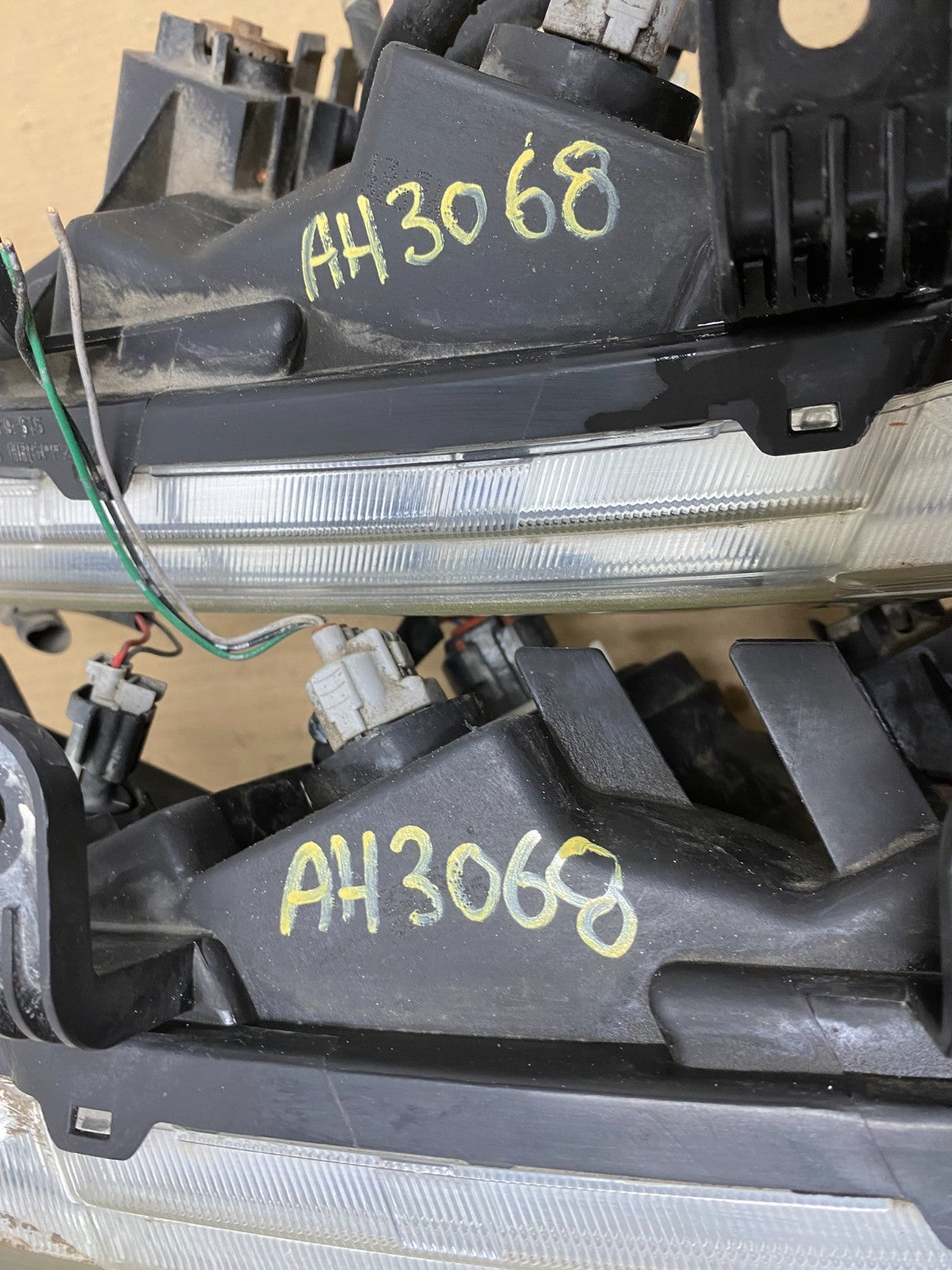 2005 2006 2007 Nissan Pathfinder Halogen Headlights Left+Right AH3068 DW11