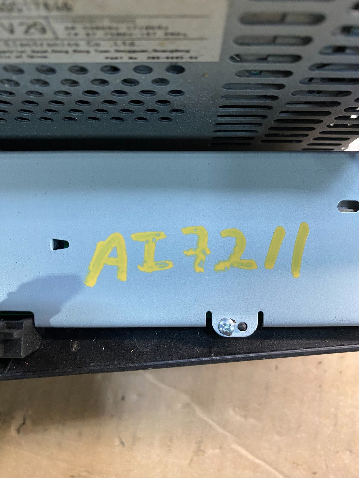 2006 - 2011 Honda Civic Radio AM/FM Climate Control Air Vent Bezel AI7211 DW7