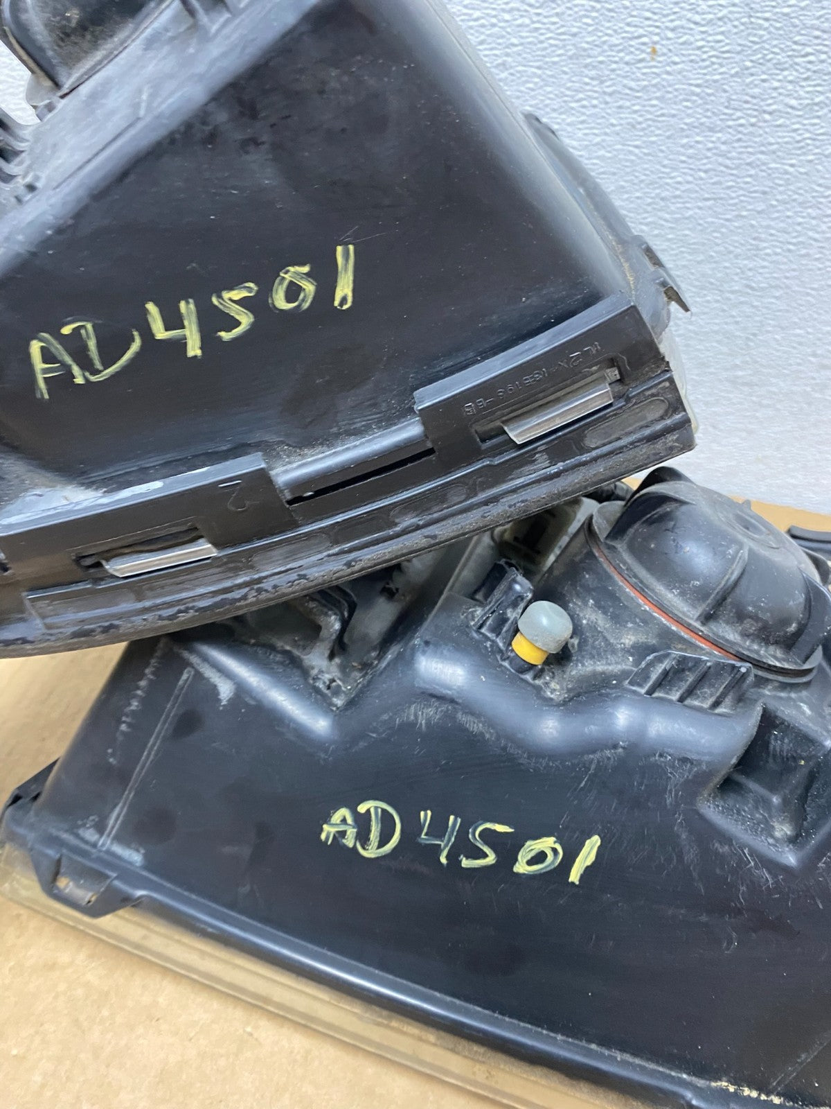 2002-2005 Mercury Mountaineer Left+Right Side Halogen Headlights AD4501 DW11