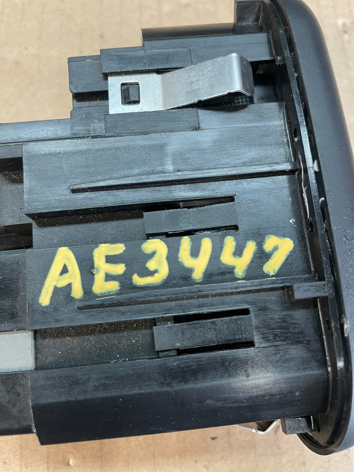 2002-2005 Ford Expedition Explorer Excursion Headlight Fog Light Switch AE3447 D8