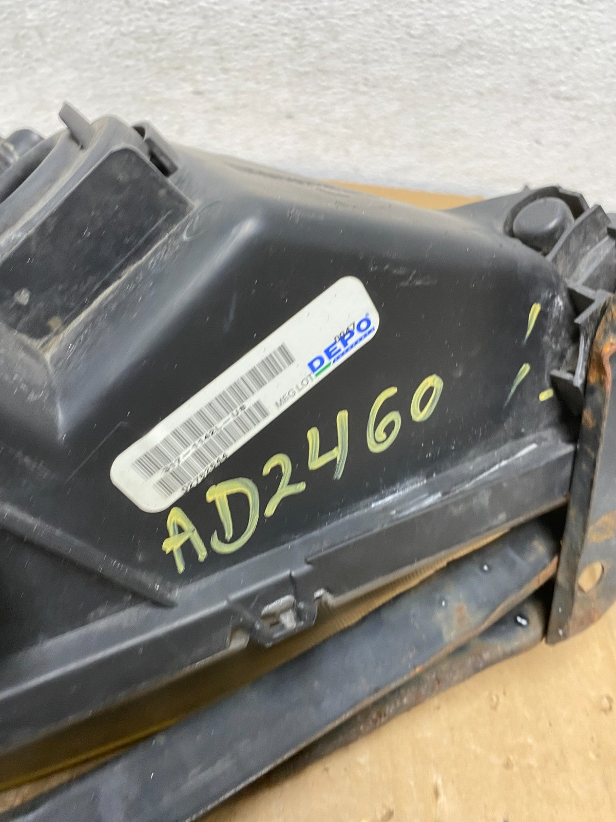 2005 -2006 Honda Crv Cr-v Left Driver LH Halogen Headlight DEPO AD2460 DW12