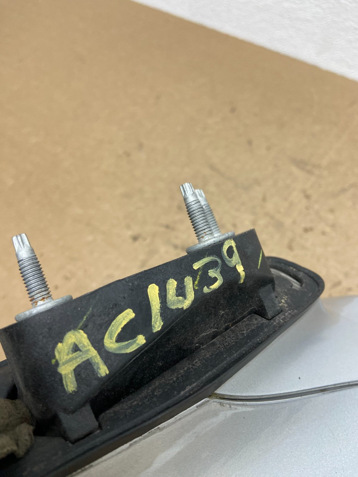 2010 - 2015 Chevrolet Camaro Right Passenger RH Door View Mirror OEM AC1439 DW7