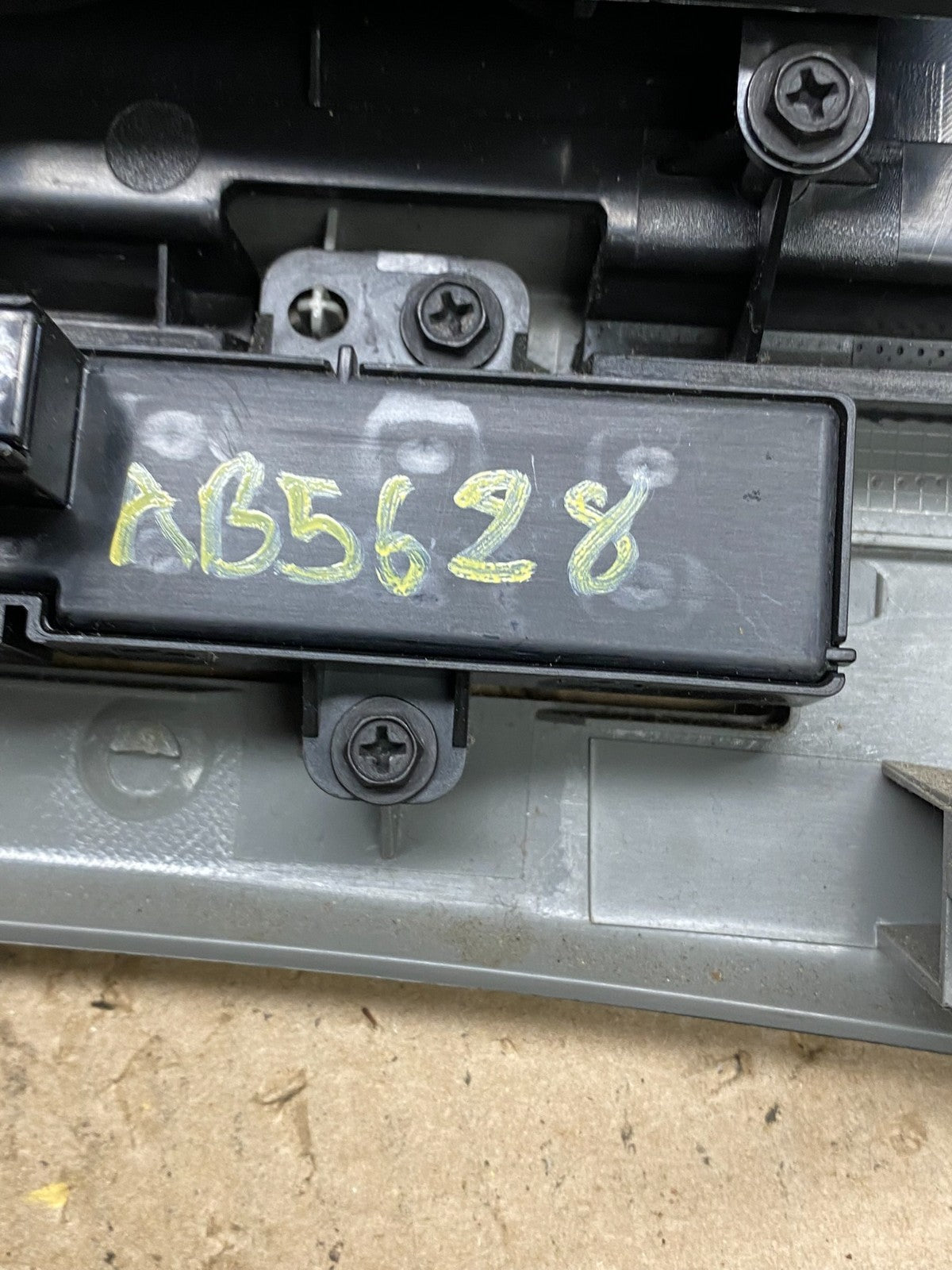 2008 to 2012 Jeep Liberty Dash Climate Temperature Control Radio Bezel ab5628 DG6