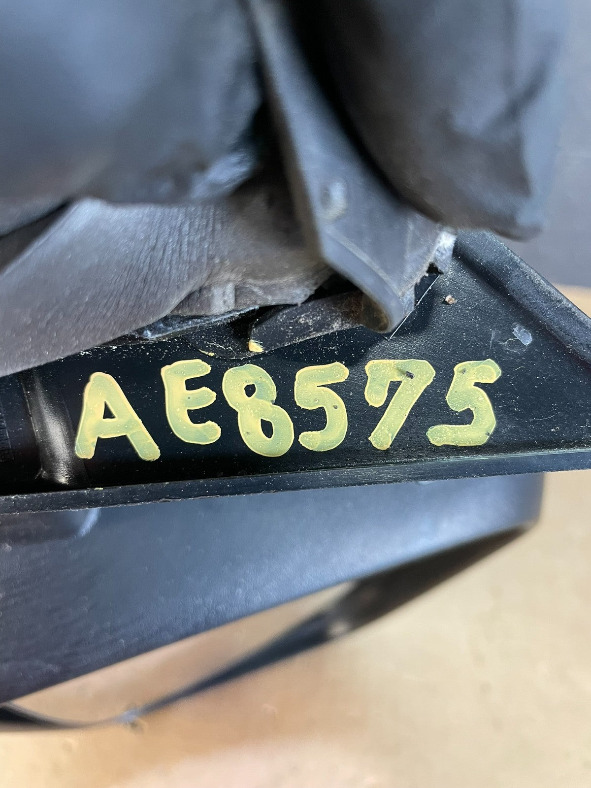 2011 - 2013 Jeep Grand Cherokee Right Passenger Heated Door Mirror AE8575 DW9