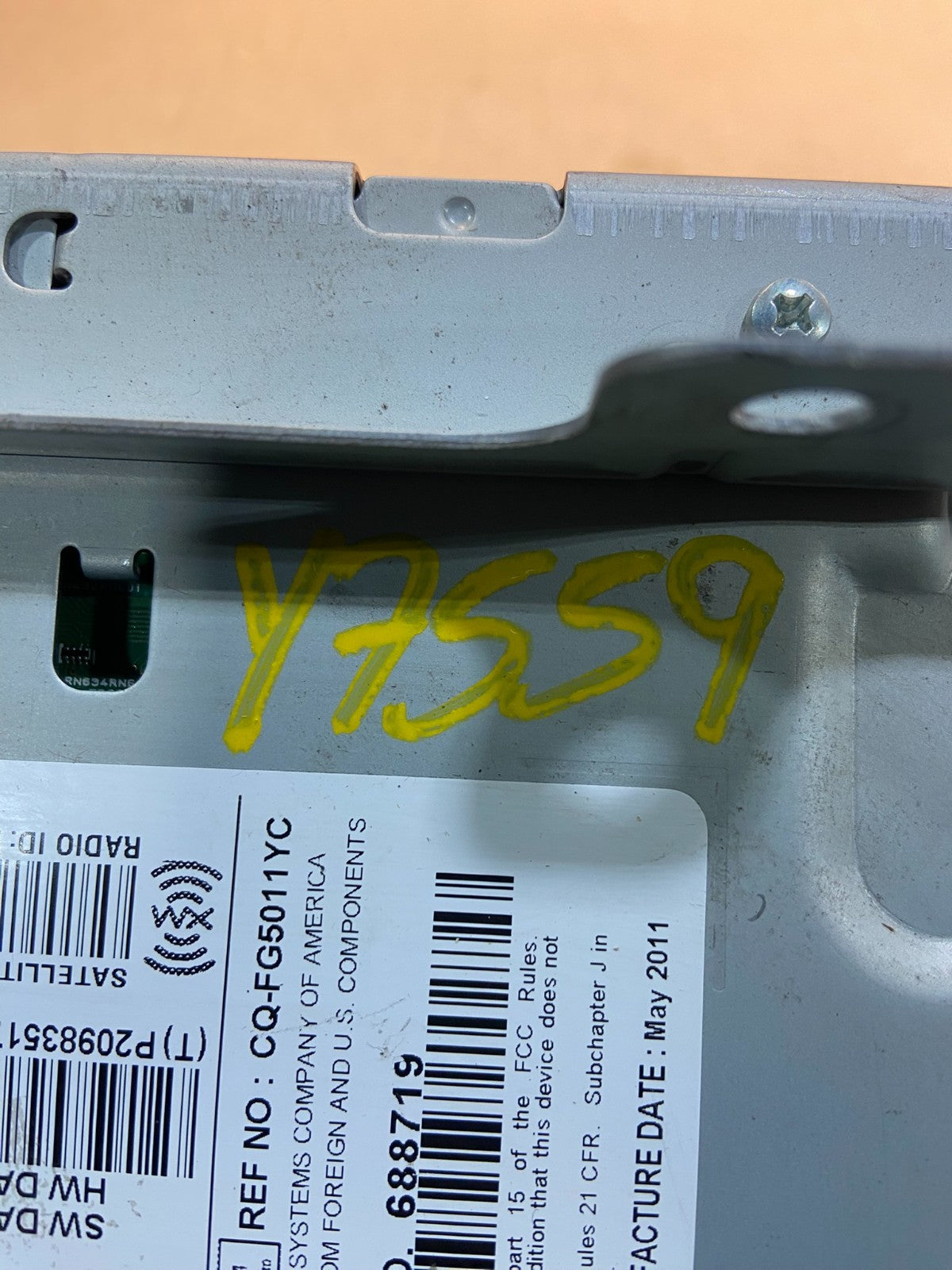 2011 to 2012 Chevrolet Equinox Cruze Radio Cd Receiver 20983517 Y7559 DG8
