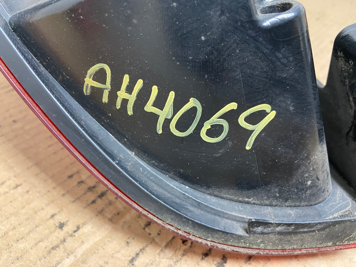 2011 - 2018 Dodge Grand Caravan Right Passenger RH Tail Light Led AH4069 LK7