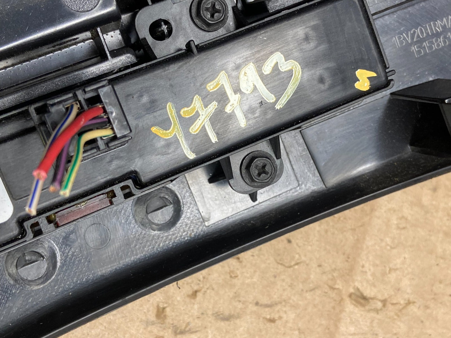 2008 to 2012 Jeep Liberty Dash Climate Temperature Control Radio Bezel Y7793 DG8