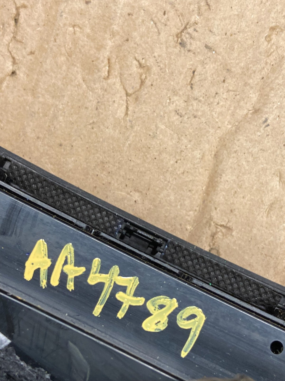 2011 - 2014 Hyundai Sonata Center Radio Climate Control Air Vent Bezel AA4789 DG6