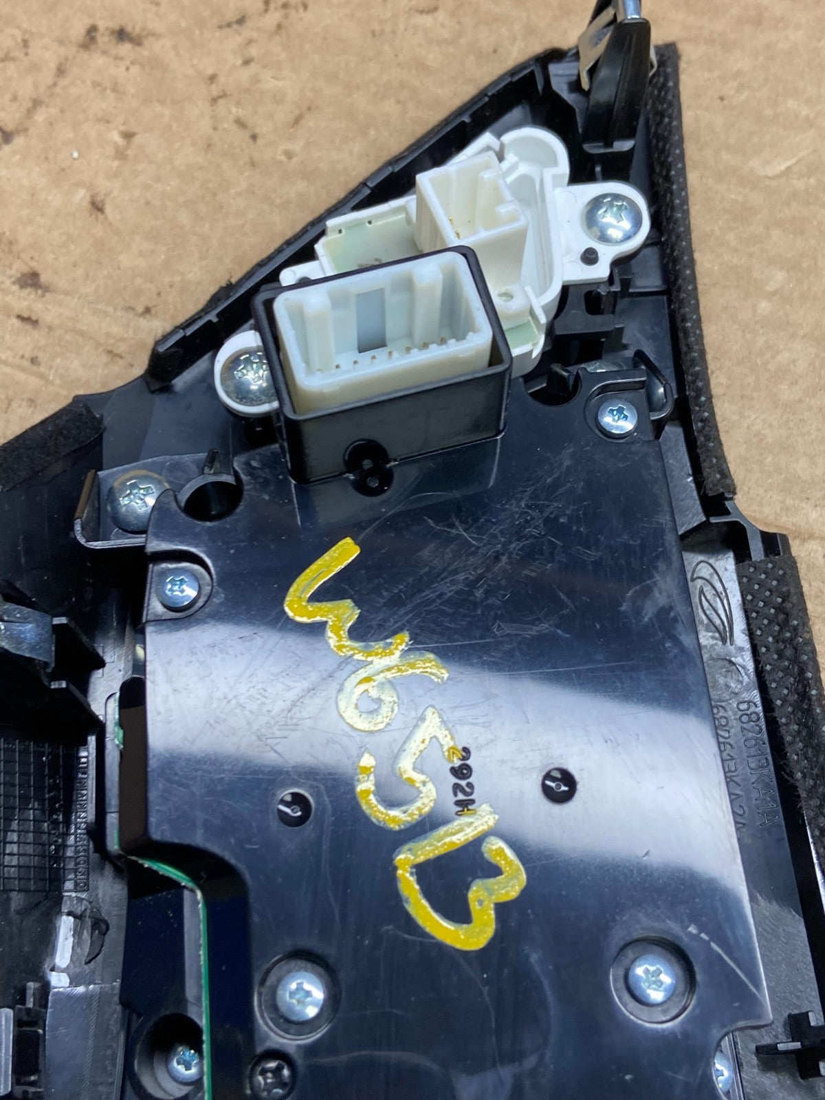 2013 to 2015 Nissan Pathfinder Information Display Control OEM W6513 DG6