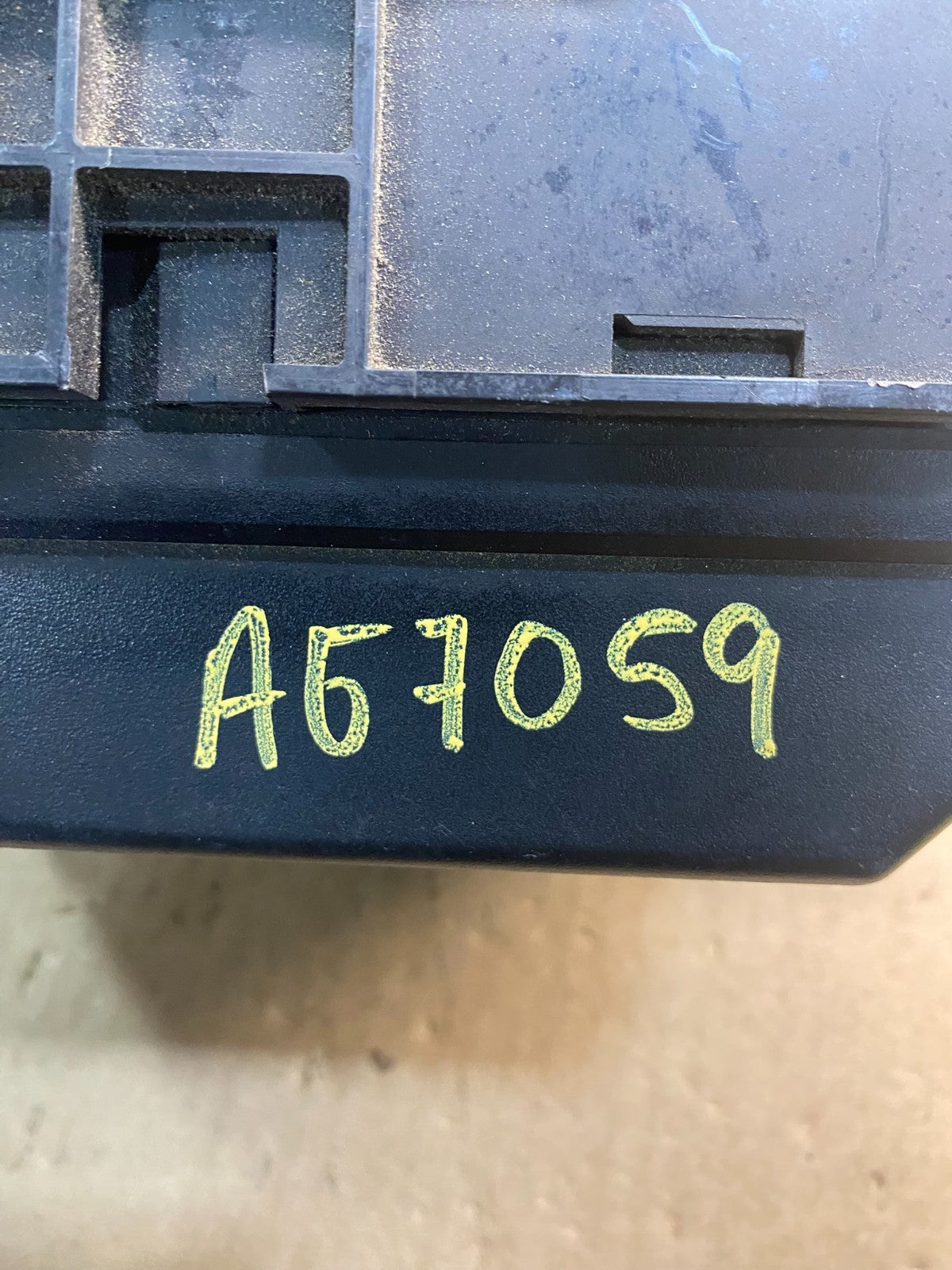 2008 2009 Chrysler 300 Charger Totally Integrated Module Fuse Box AG7059 DG7