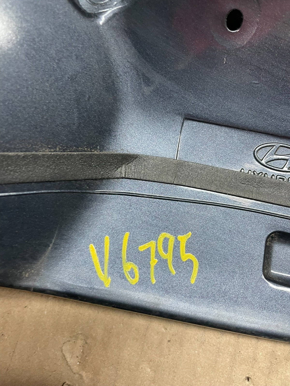 2005 to 2011 Hyundai Accent Trunk Lid Hatch 3rd Brake Light Spoiler V6795 DG10
