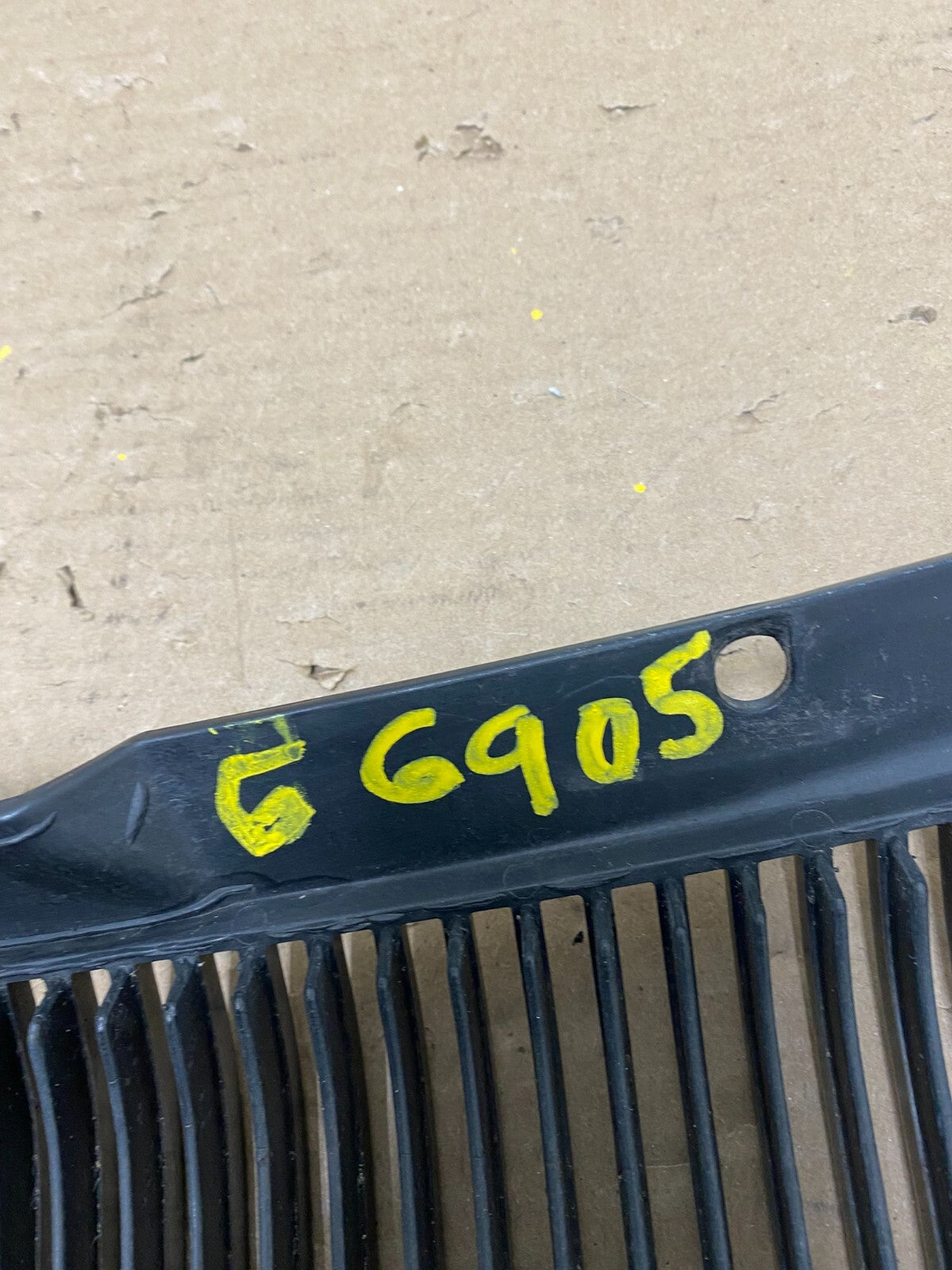 1995 - 1998 Chrysler Cirrus 95-96 Dodge Stratus Chrome Grille G69057
