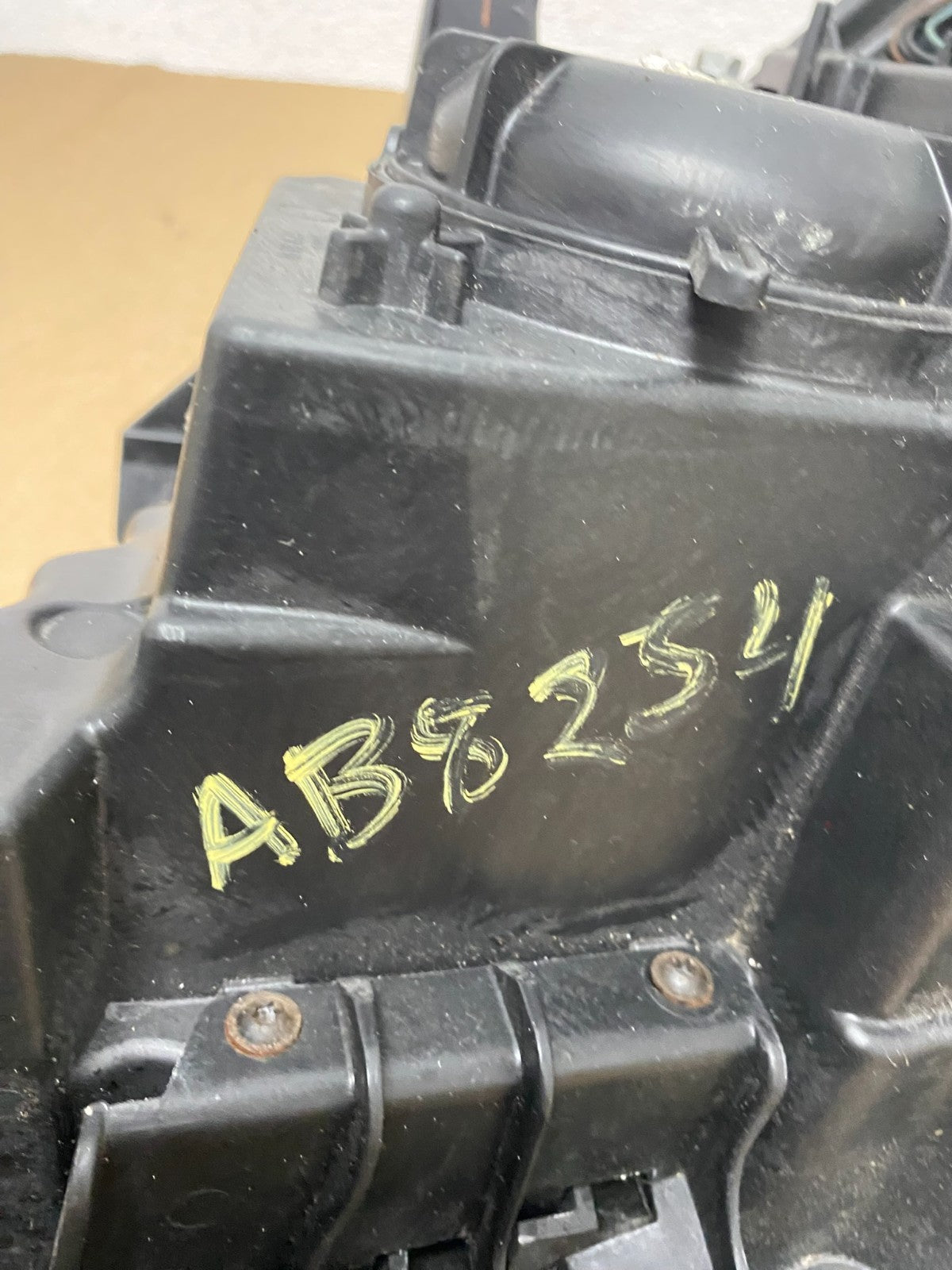 2010 - 2015 Chevrolet Equinox Halogen Headlight Right Passenger Side AB8254 DW9