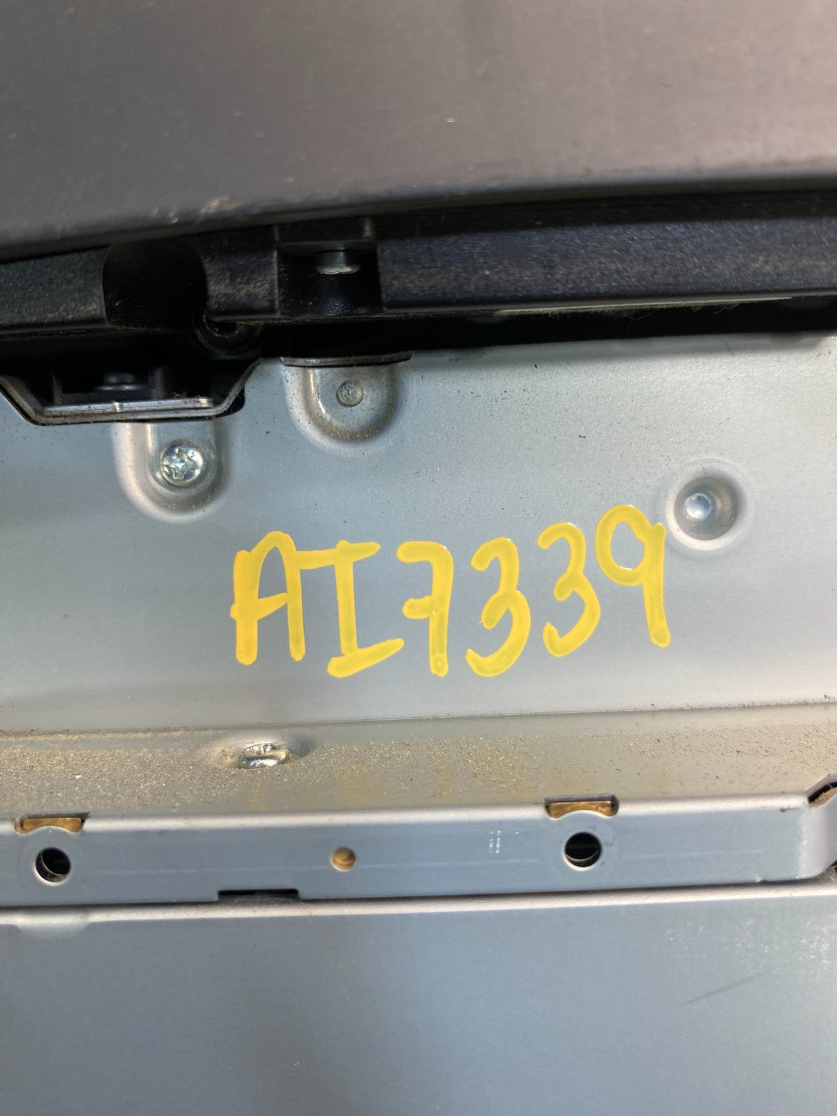2010-2011 Mercedes W212 E350 E550 Stereo CD Changer Radio a2129063201 AI7339 DG7