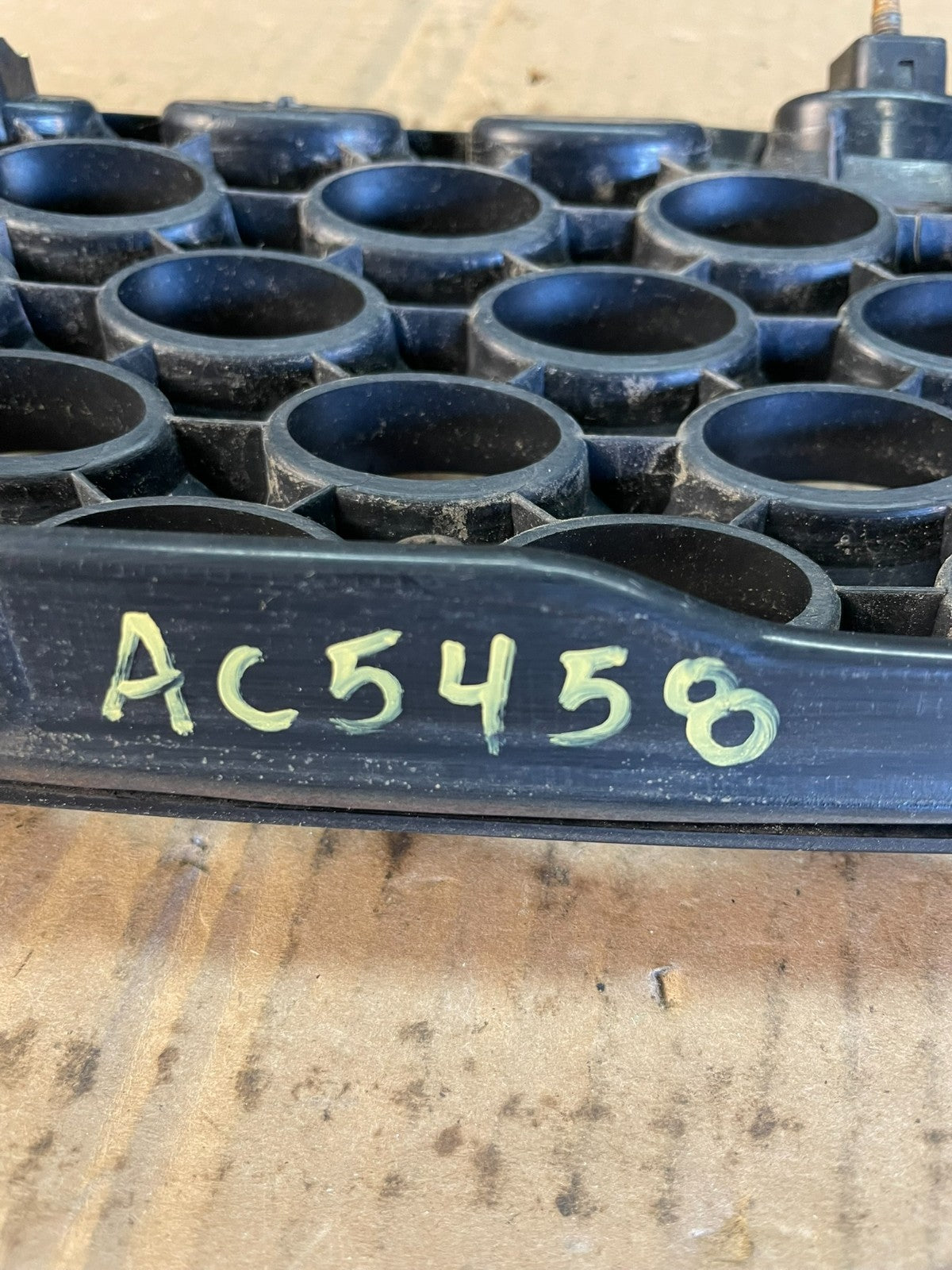 2003 to 2004 Toyota Matrix Front Upper Grill Grille ac5458 DG6