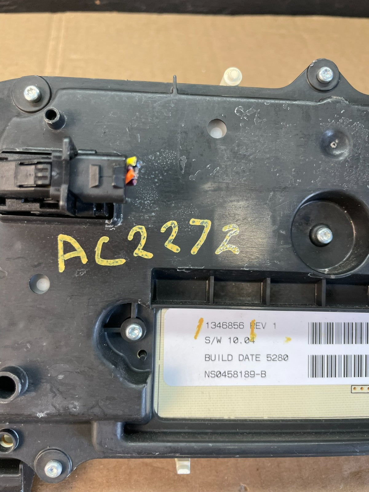 2006 to 2010 Hummer H3 Dash Cluster Gauge Speedometer OEM AC2272 DG8