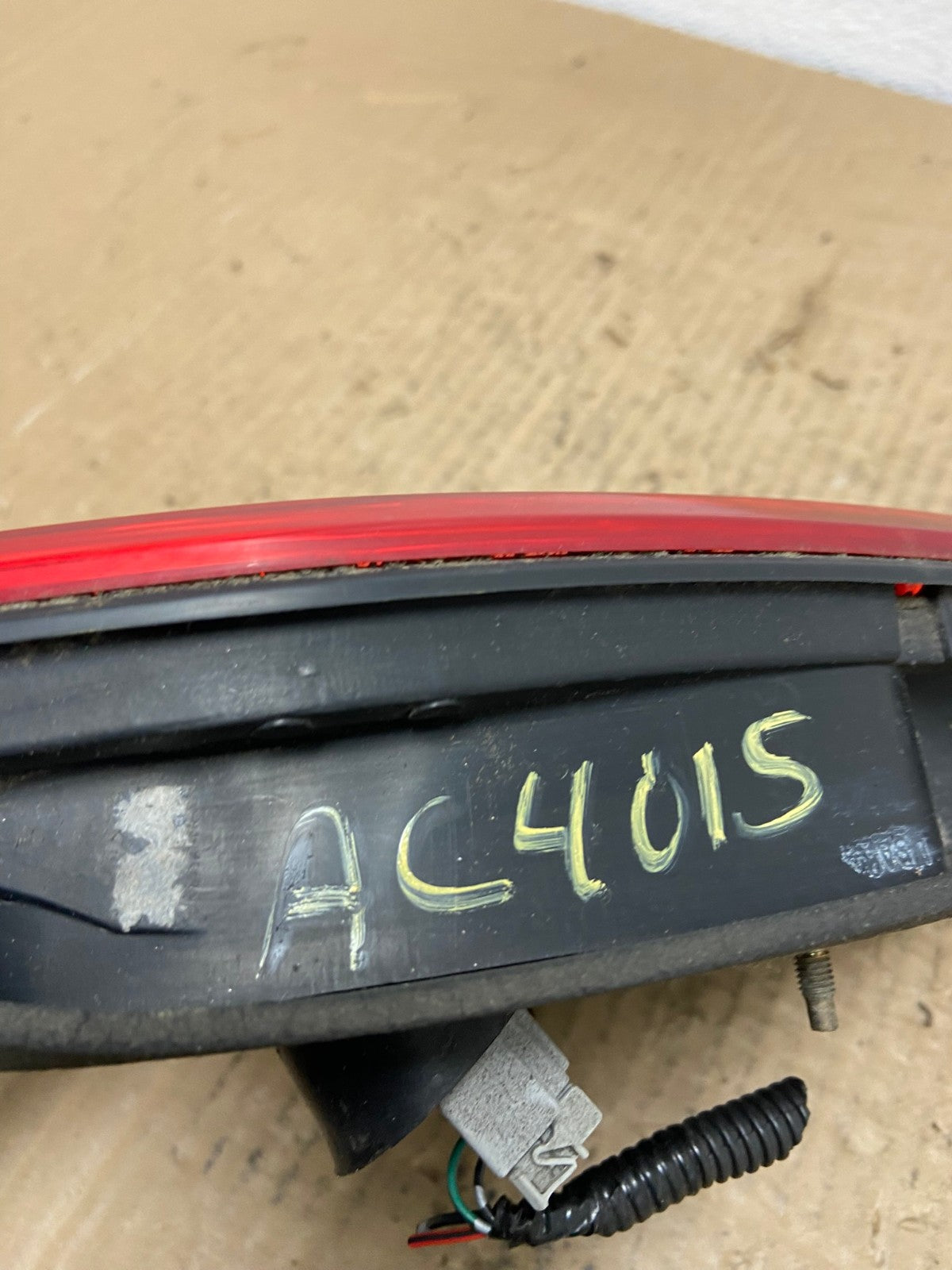 1998 to 2000 Honda Accord Right Passenger Side Inner Tail Light OEM AC4015 LK6