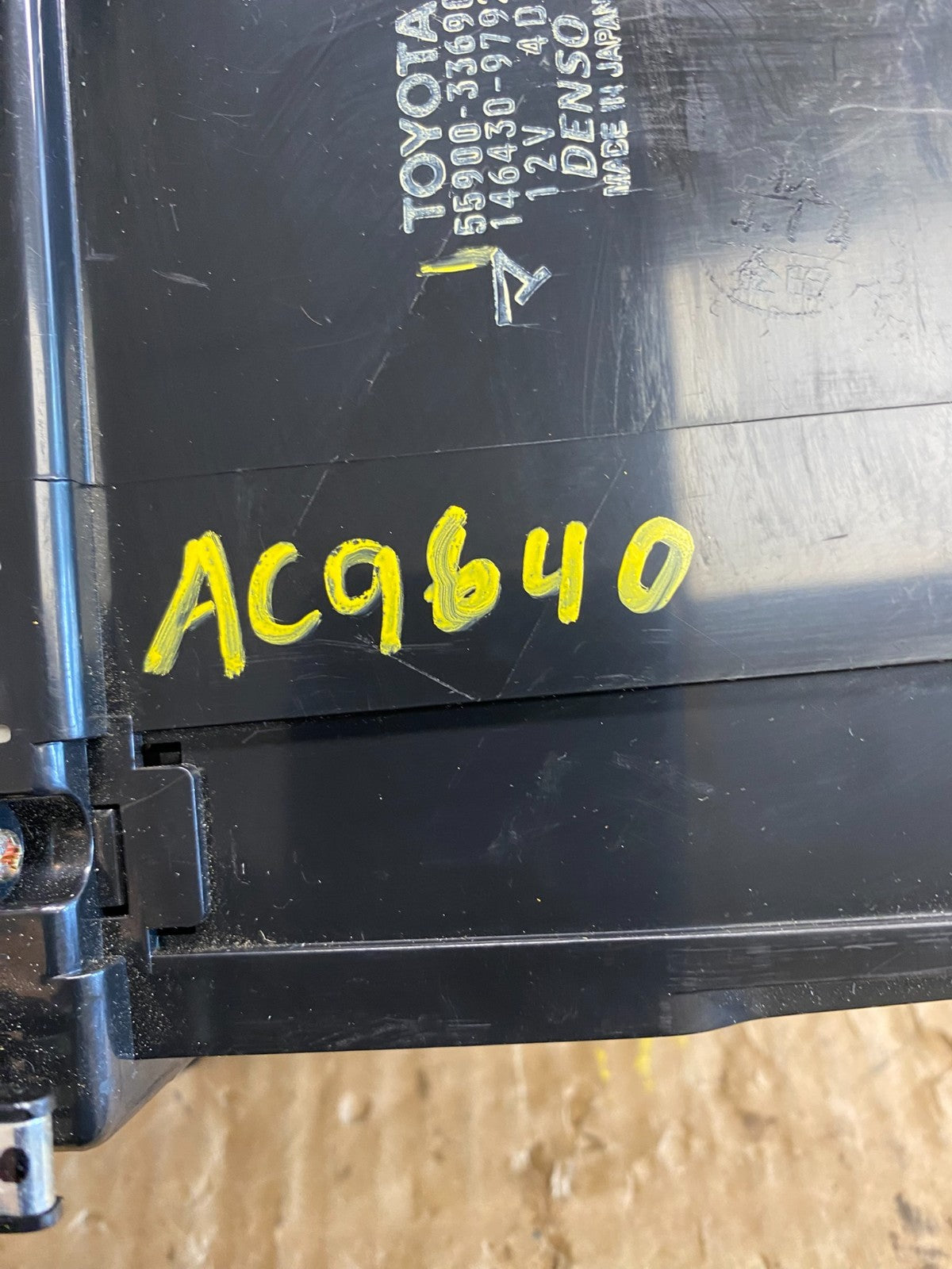 2002 - 2003 Lexus ES300 Center Dash A/C AC Heater Climate Control Unit AC9640 DG5