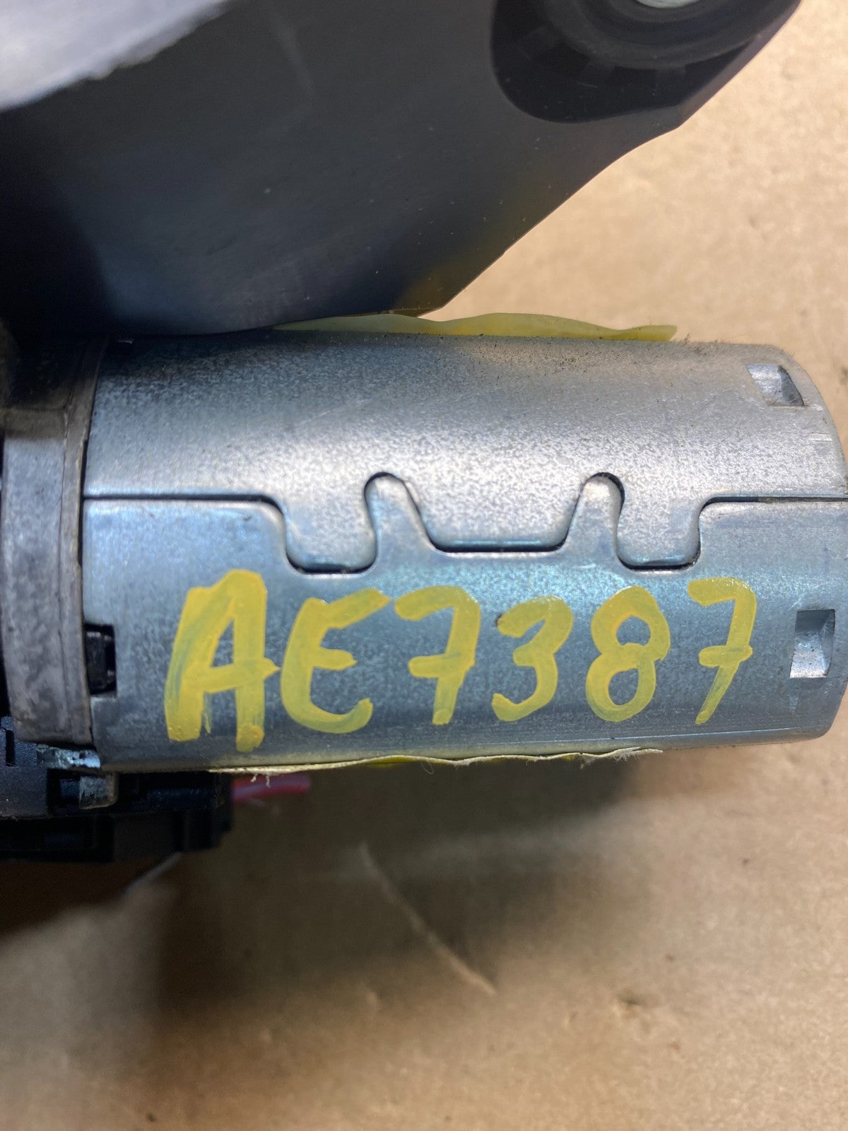 2011 to 2017 BMW X3 Rear Windshield Wiper Motor AE7387 DW7