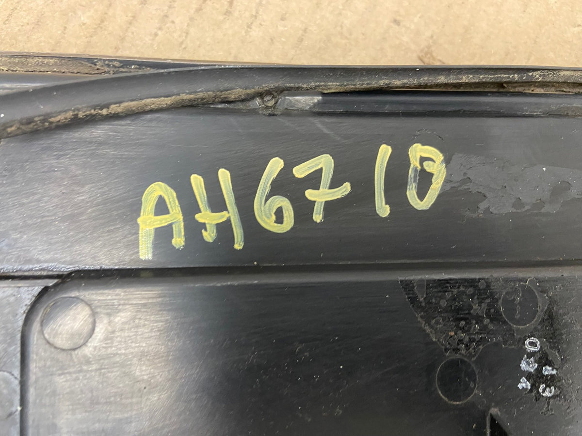 1992 1993 1994 Toyota Camry Center Trunk Rear Tail Light AH6710 LK8