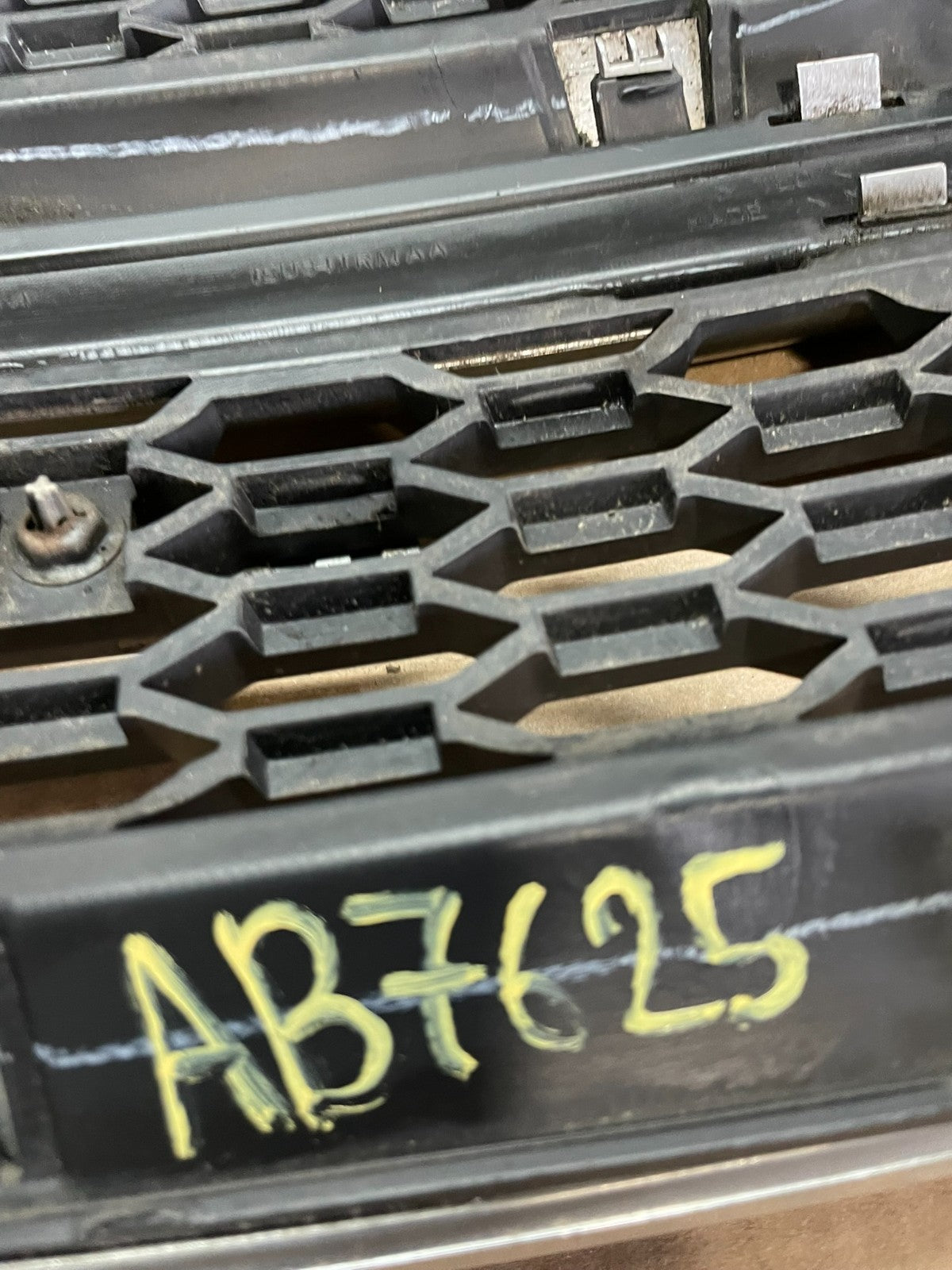2011 to 2018 Dodge Journey Front Upper Chrome Grill Grille OEM AB7625 DG8