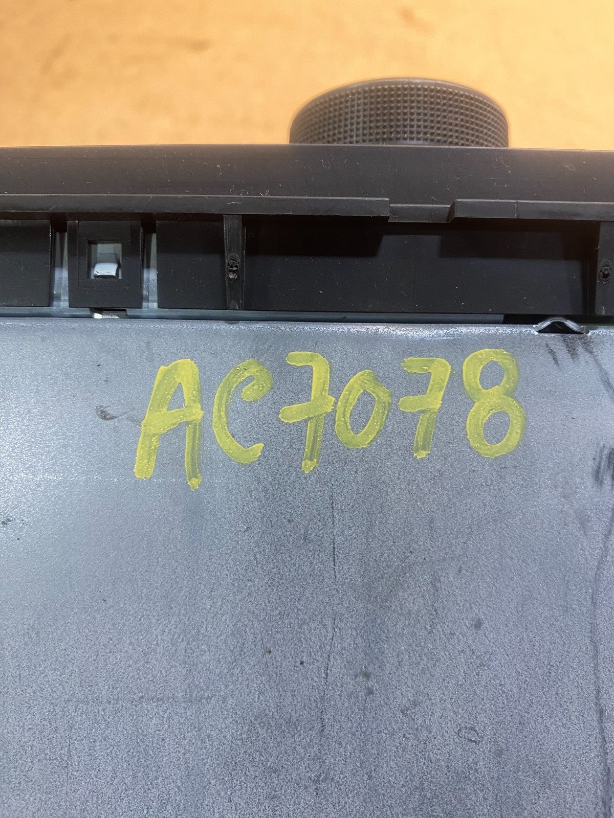 1996- 2005 Chevrolet GMC Safari Astro AM FM Radio Stereo ac8943 DG7