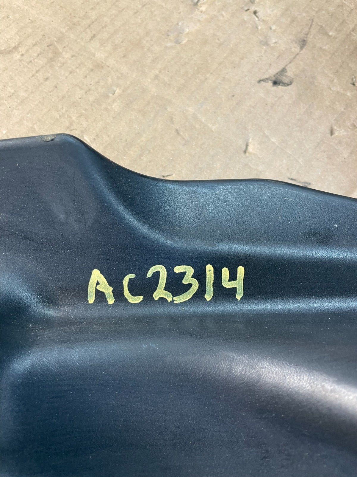2001-2004 Chevy Silverado GMC Sierra Duramax Diesel Intake Resonator ac2314 DG7