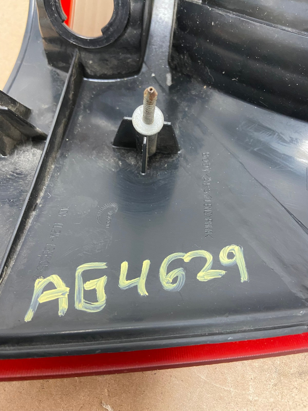 2002 to 2005 Ford Explorer Left Driver Lh Side Tail light AG4629 LK7