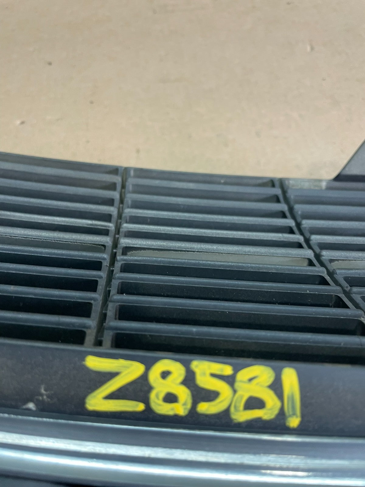 1995 1996 1997 Toyota Avalon Front Upper Grill Grille OEM Z8581 DG6