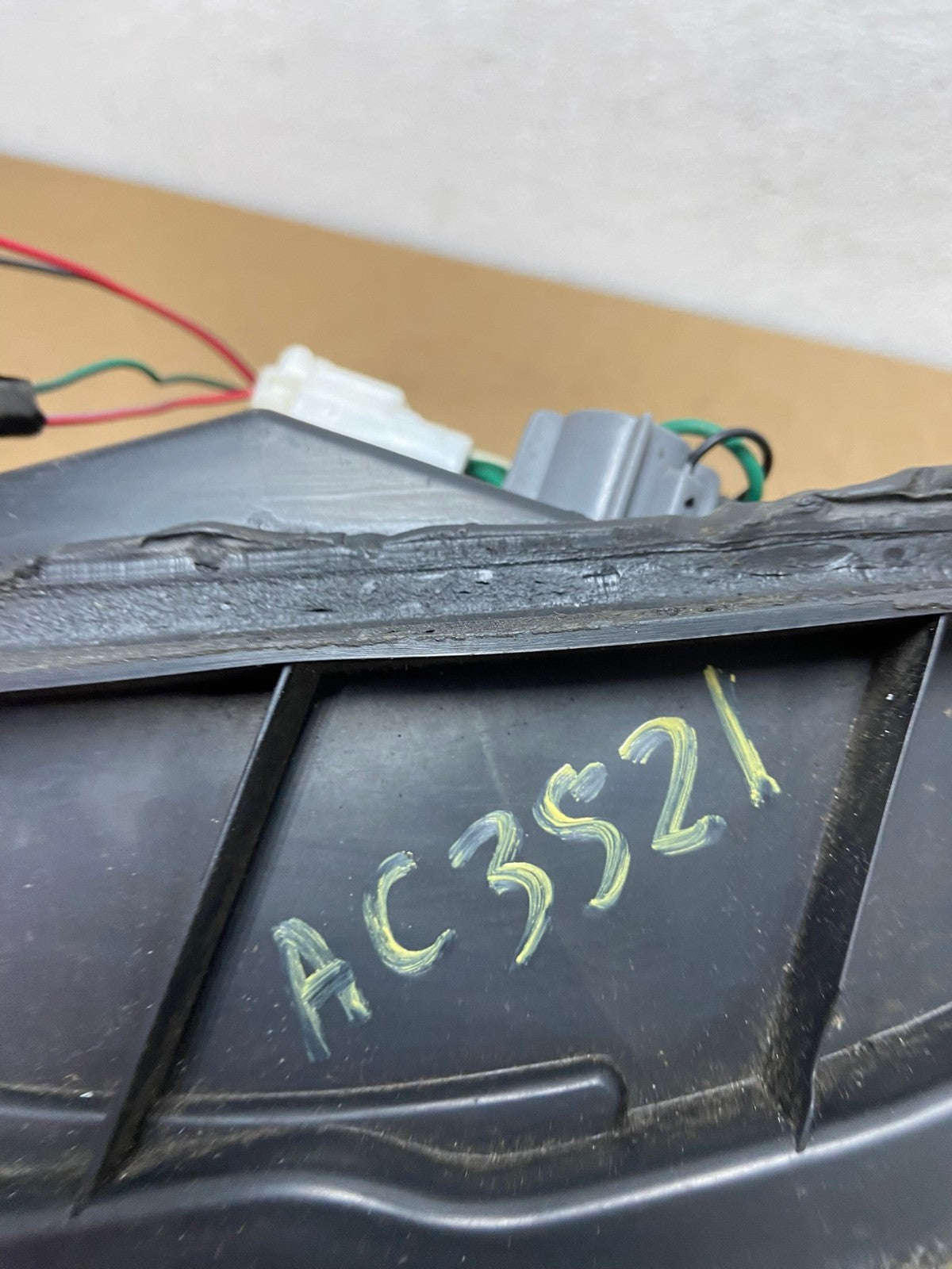 2000 2001 2002 2003 Nissan Sentra Left Driver Side Tail Light OEM AC3521 LK7
