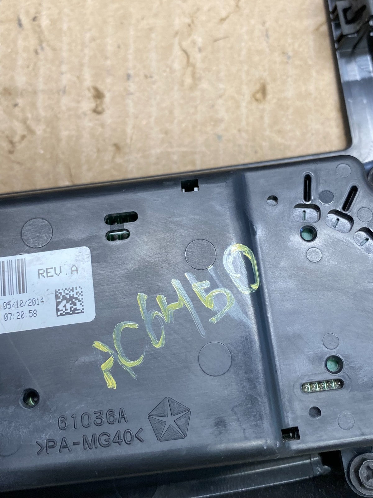 2011 to 2017 Jeep Compass Dash Climate Temperature Control Radio Bezel AC6450 DG6