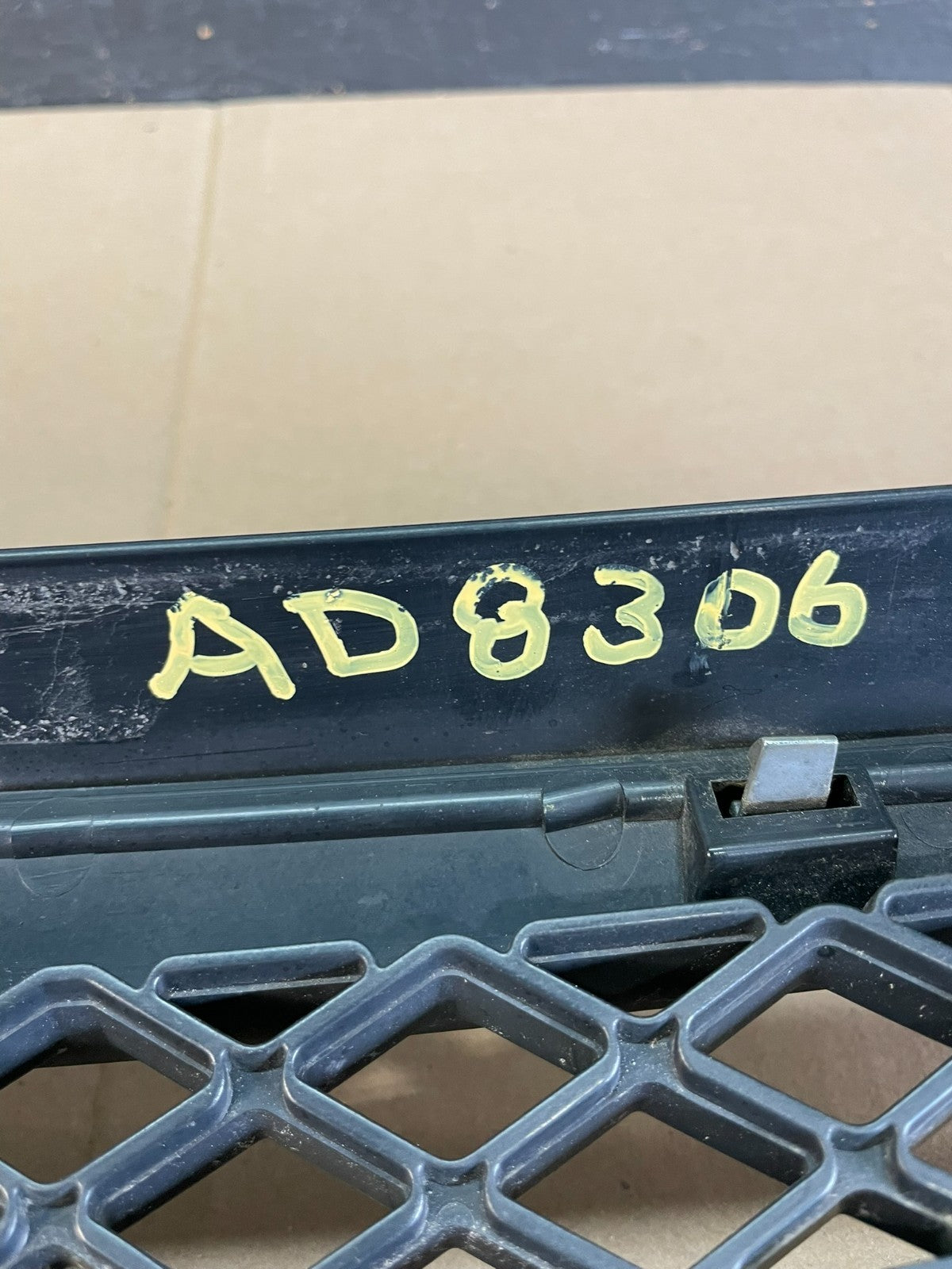 2010 to 2012 Subaru Legacy Outback Wagon Front Grill Grille ad8306 DG5