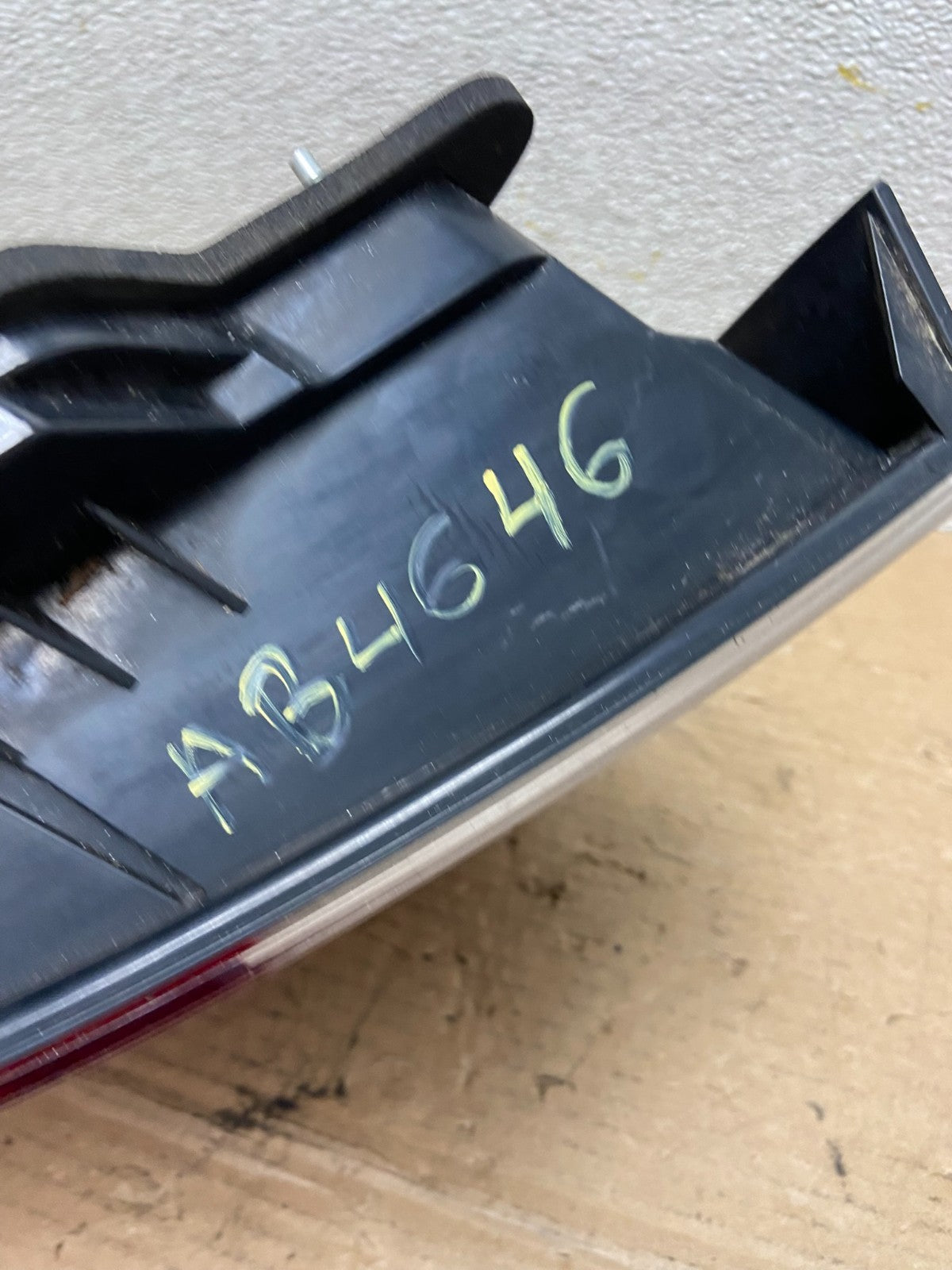 2008 to 2011 Volvo S40 Right Passenger RH Side Tail Light AB4646 DG7