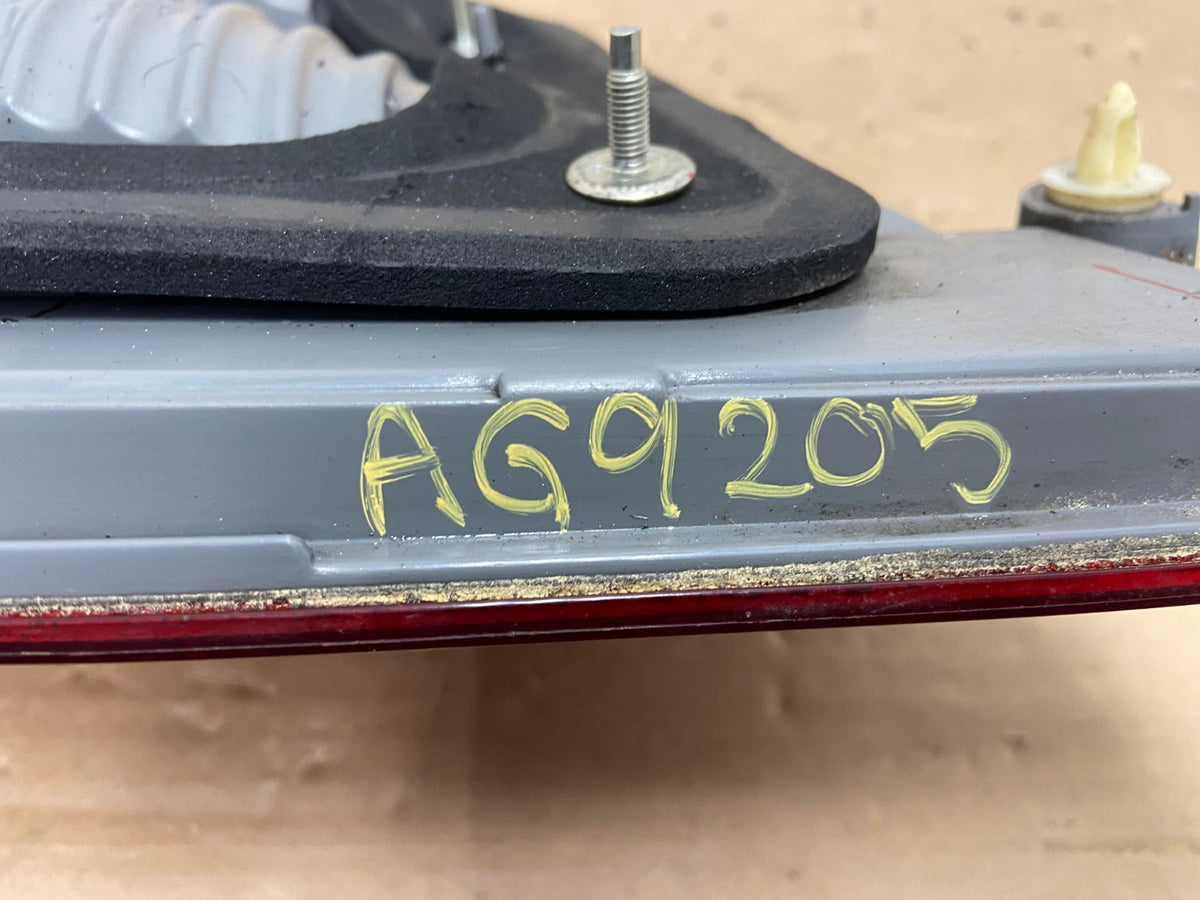 2005 2006 2007 Honda Odyssey Inner Right Passenger RH Tail Light AG9205 LK6