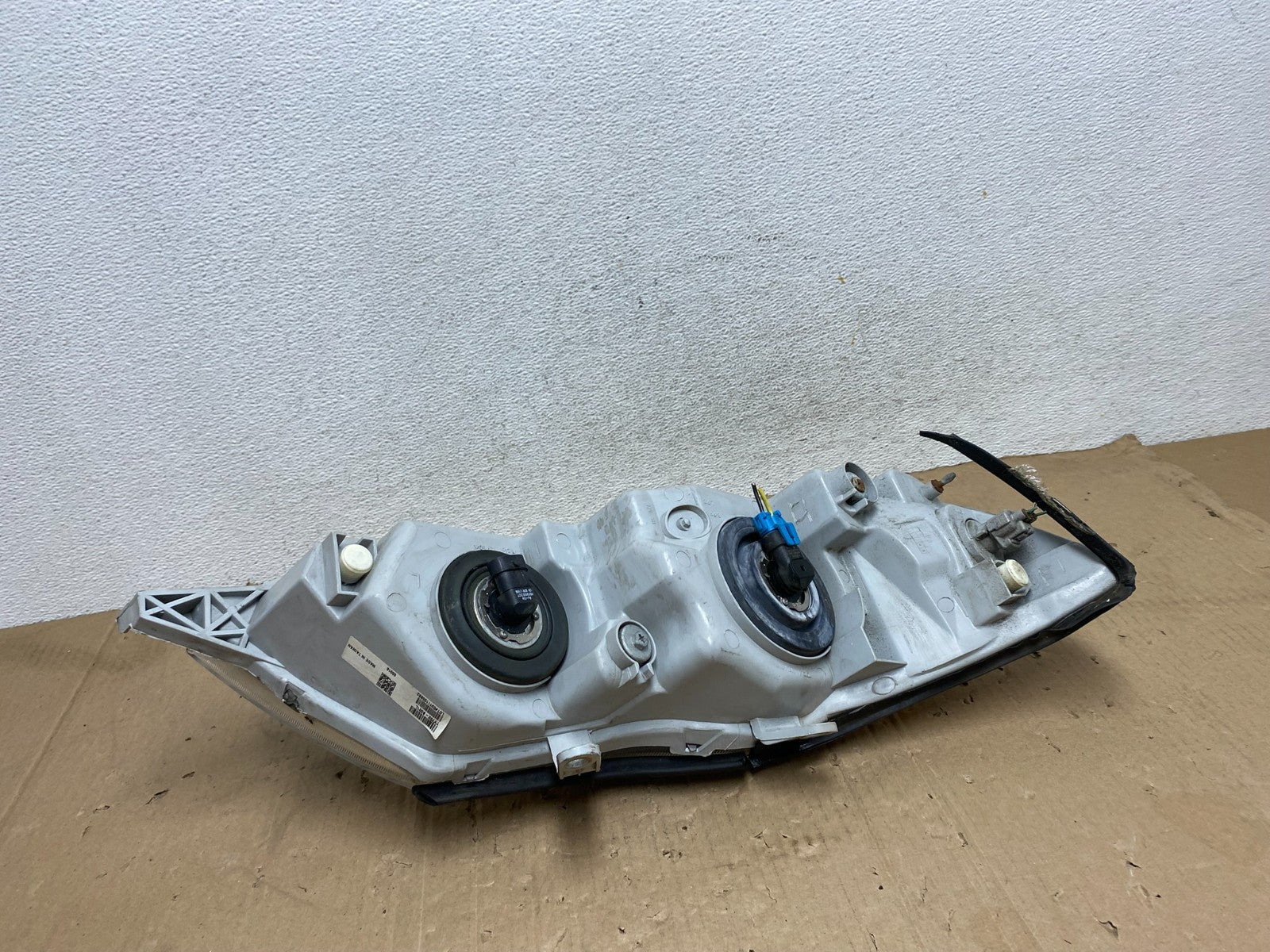 2000 to 2004 Toyota Avalon Halogen Left Driver LH Headlight AE9231 DW4
