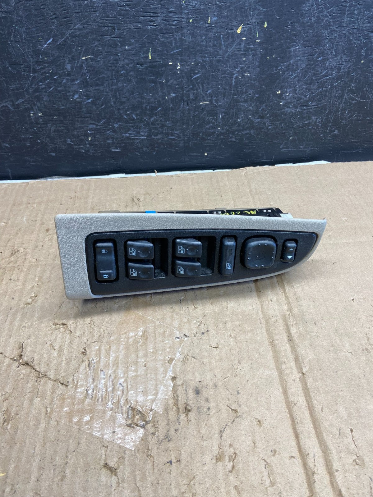 2003-2006 Chevrolet Silverado Driver Side Master Window Switch AE2060 DG2