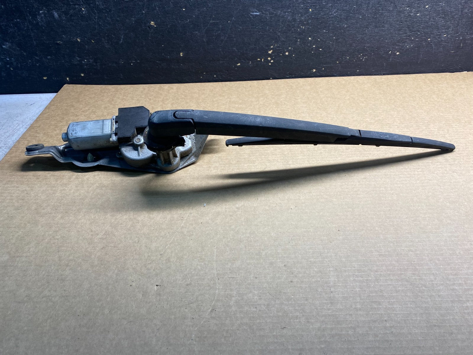 2011-2020 Toyota Sienna Rear Windshield Washer Wiper Motor z9039 DG3